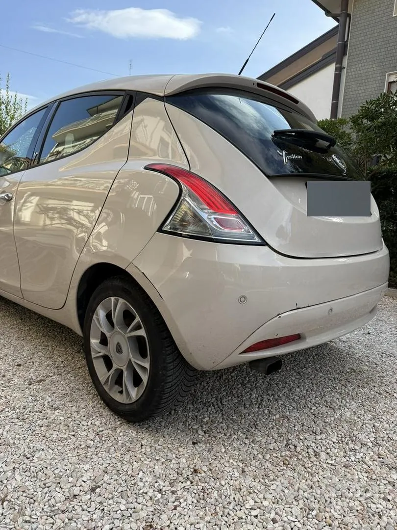 Lancia Ypsilon 2016 photo 3