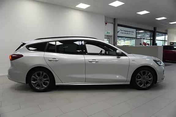 Ford Focus 2024 photo 3