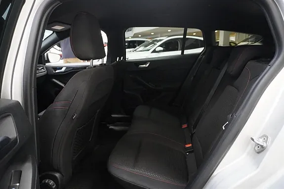 Ford Focus 2024 photo 5