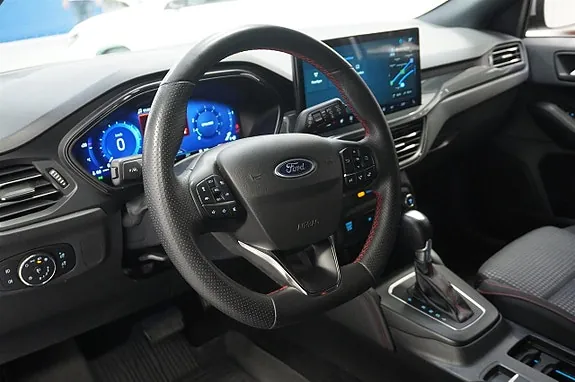 Ford Focus 2024 photo 2
