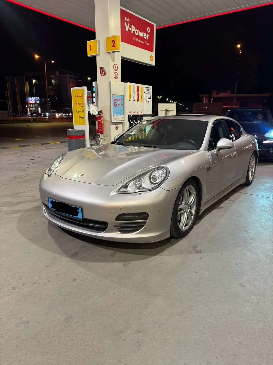 Porsche Panamera 2009 photo 2