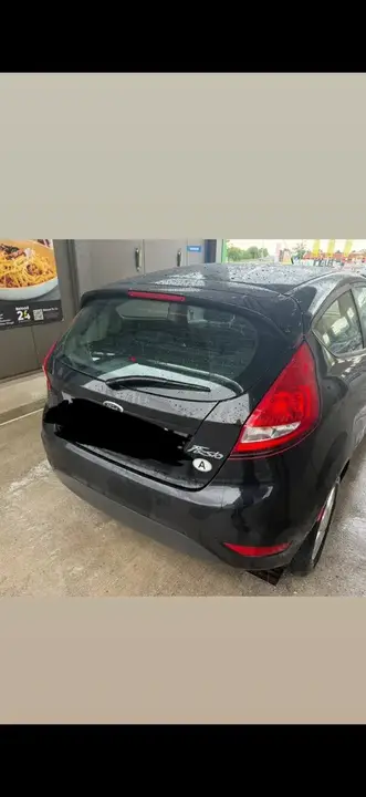 Ford Fiesta 2011 photo 2
