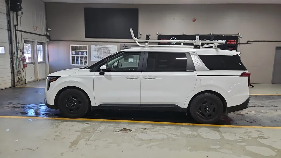 Kia Carnival 2025 photo 2