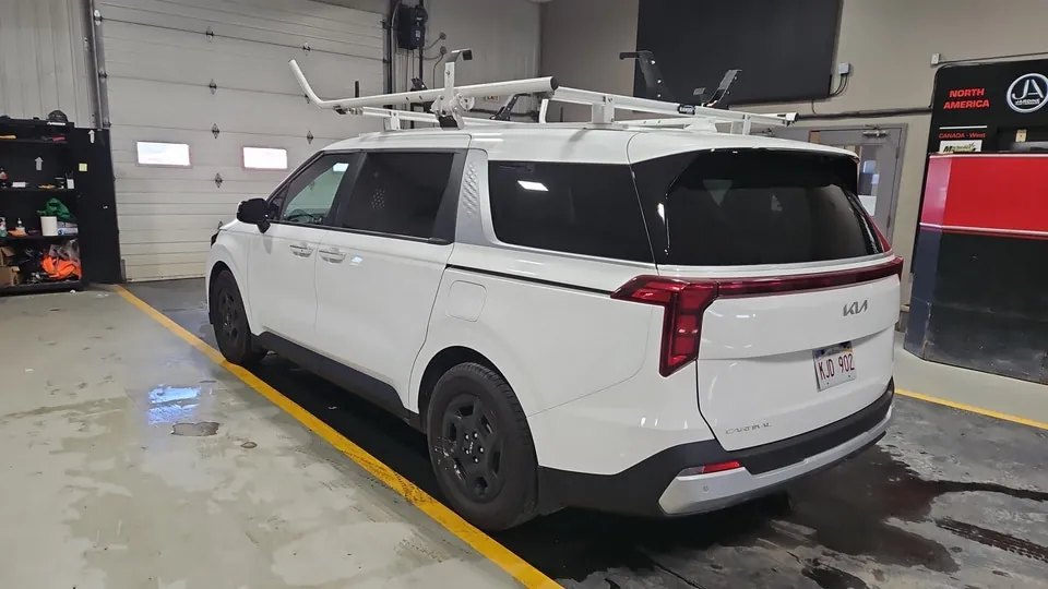 Kia Carnival 2025 photo 3