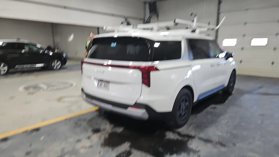 Kia Carnival 2025 photo 5