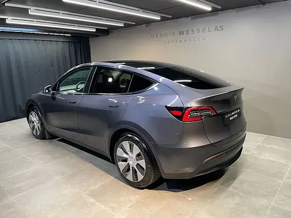 Tesla Model Y 2023 photo 3