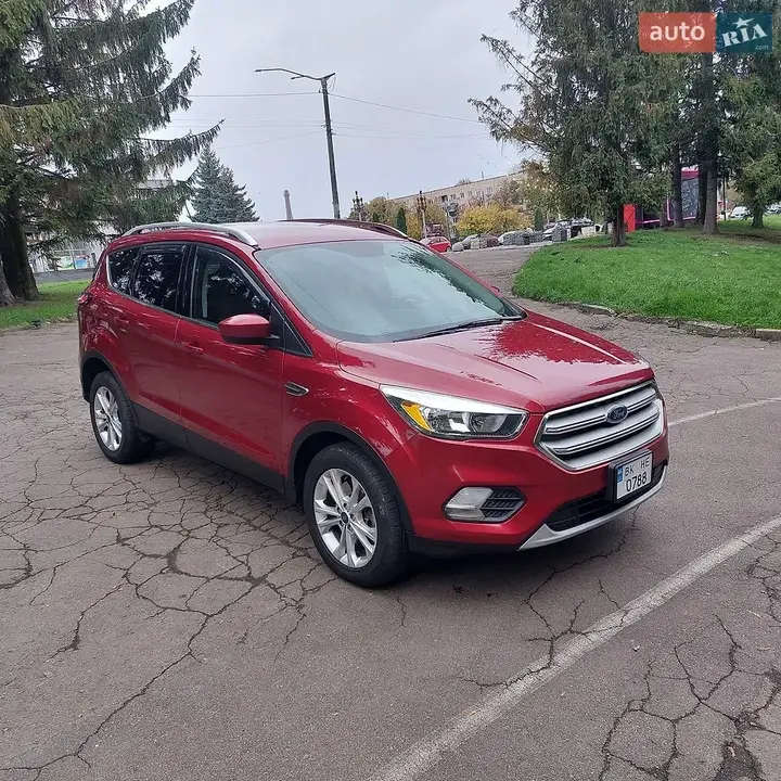 Ford Escape 2019 photo 2