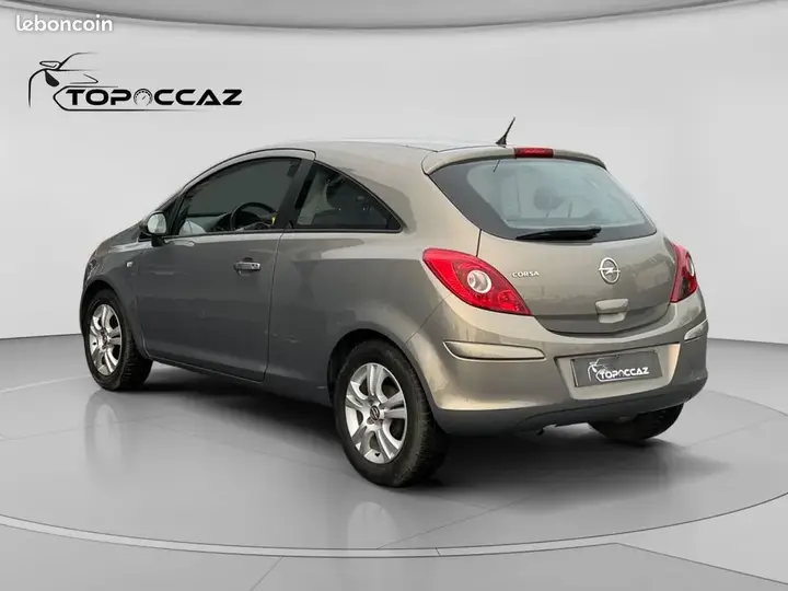 Opel Corsa 2011 photo 3