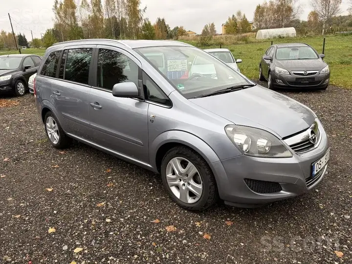 Opel Zafira 2010 photo 3