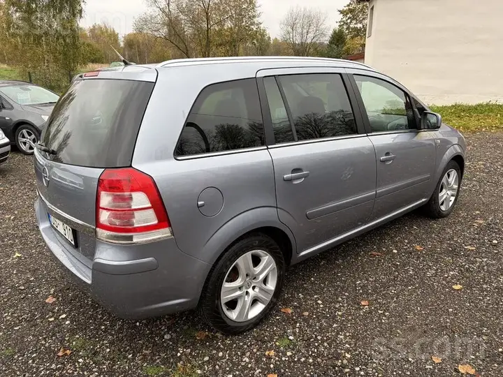 Opel Zafira 2010 photo 4