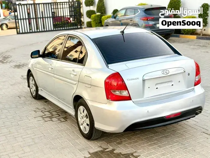 Hyundai Accent 2011 photo 3
