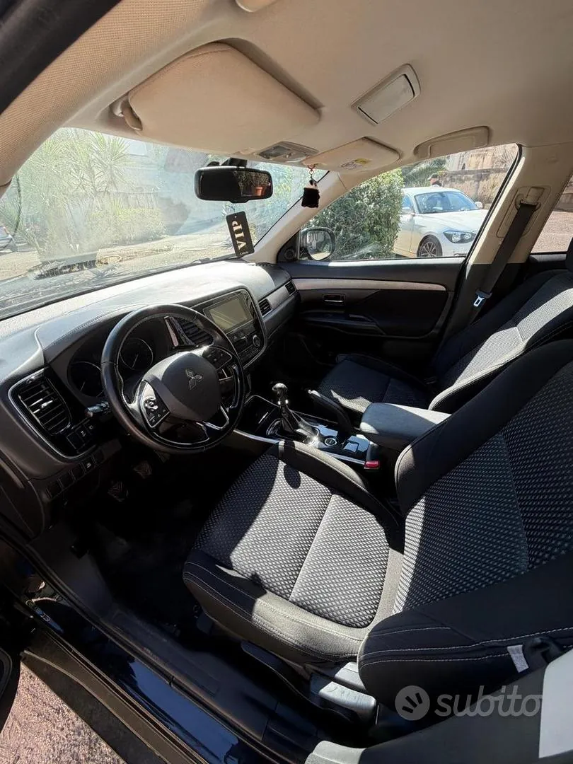 Mitsubishi Outlander 2018 photo 4