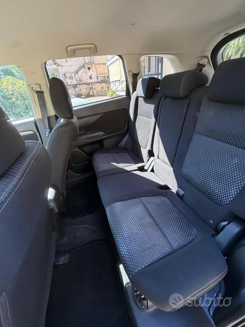 Mitsubishi Outlander 2018 photo 5