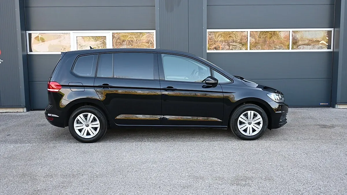 Volkswagen Touran 2017 photo 3