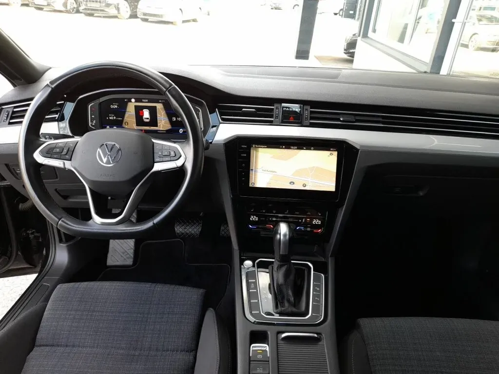 Volkswagen Passat 2022 photo 3