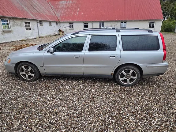 Volvo V70 2004 photo 2