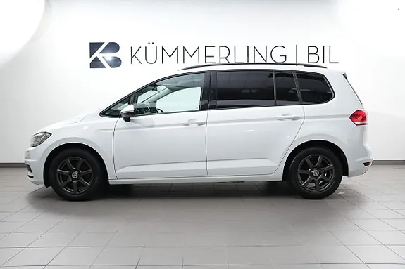 Volkswagen Touran 2017 photo 2
