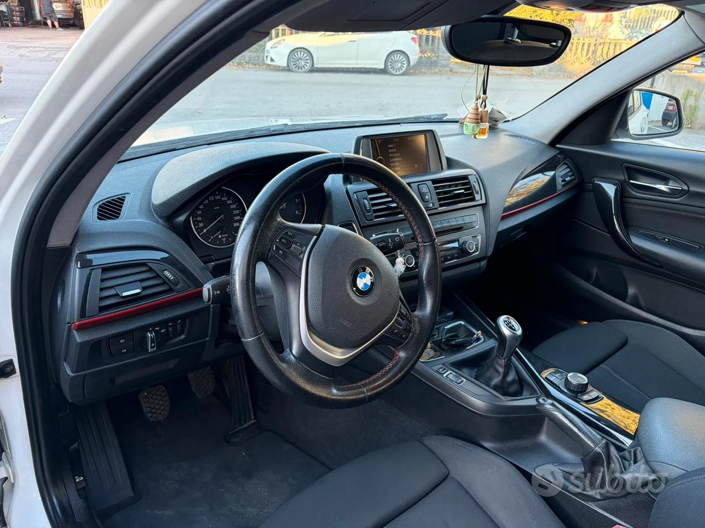 BMW 116D 2012 photo 5