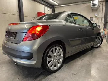 Peugeot 207 2008 photo 3