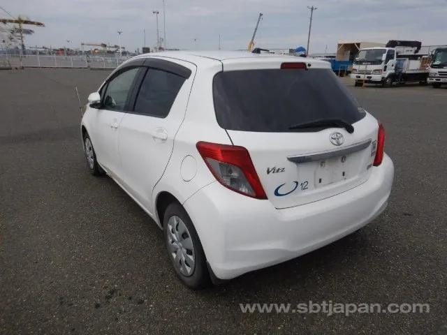 Toyota Vitz 2012 photo 3