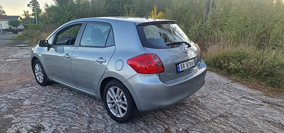 Toyota Auris 2009 photo 4