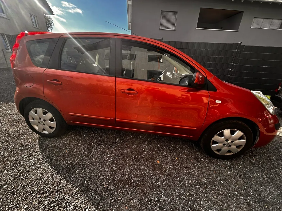 Nissan Note 2006 photo 2