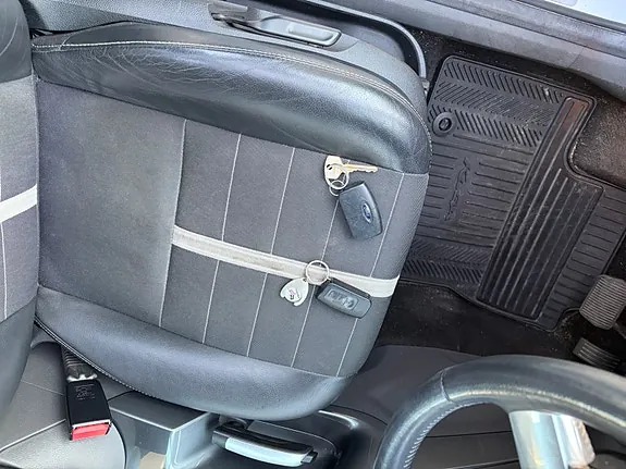 Ford Kuga 2010 photo 3