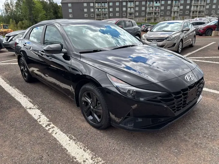 Hyundai Elantra 2023 photo 3