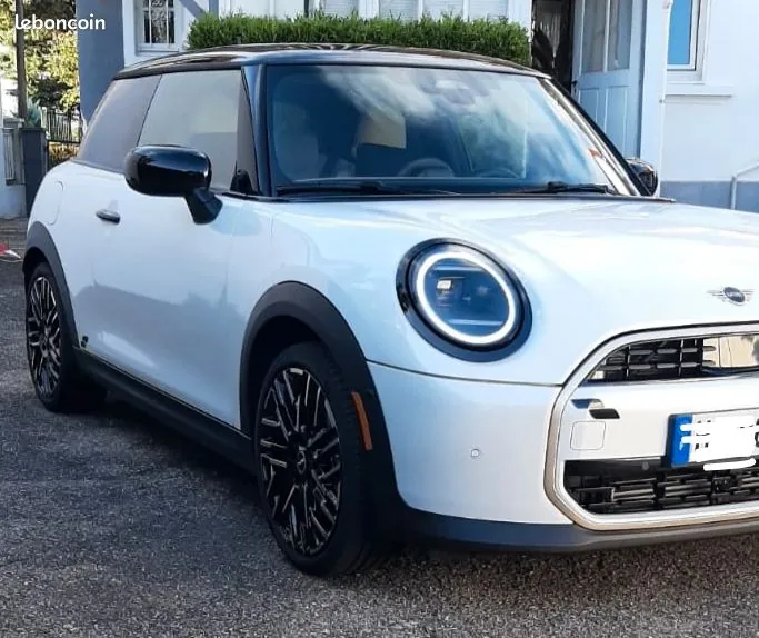 Mini Mini Cooper 2024 photo 2