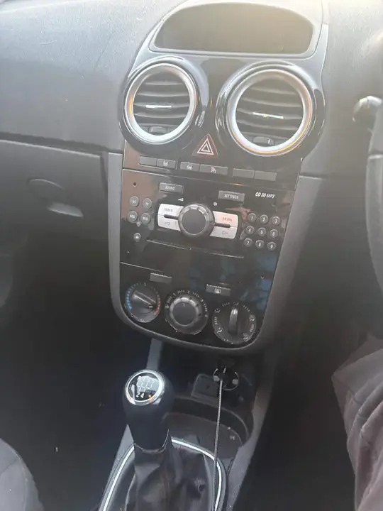 Vauxhall Corsa 2015 photo 3