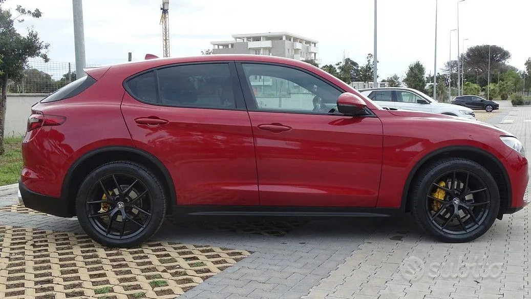 Alfa Romeo Stelvio 2017 photo 2