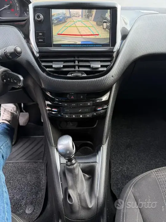 Peugeot 208 2019 photo 5