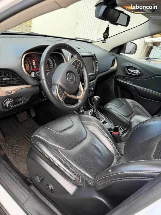 Jeep Cherokee 2014 photo 2