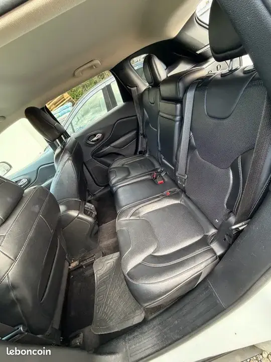 Jeep Cherokee 2014 photo 3