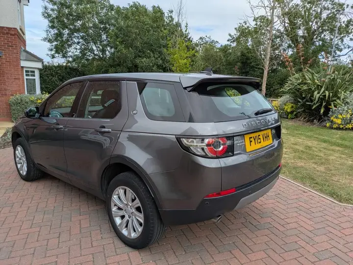 Land Rover Discovery Sport 2015 photo 4