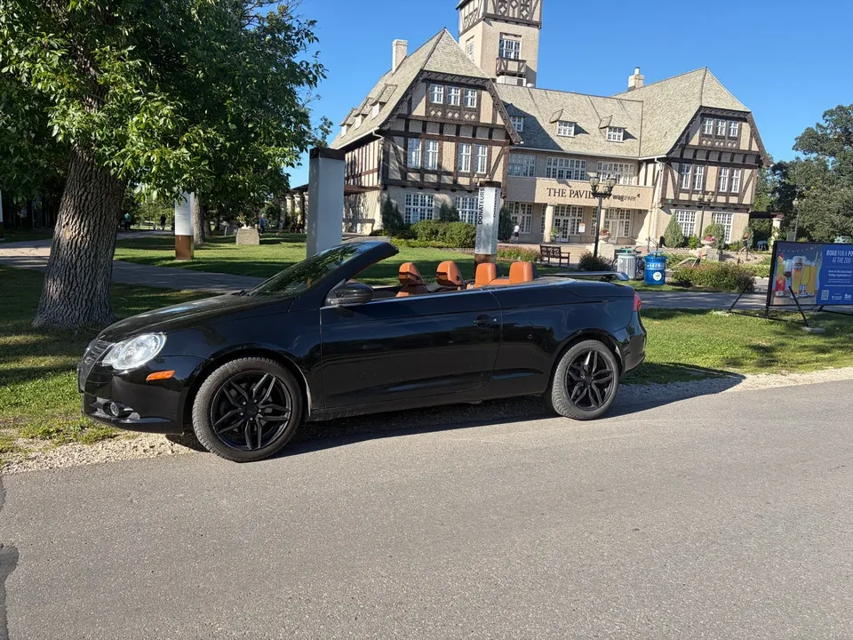 Volkswagen Eos 2010 photo 2
