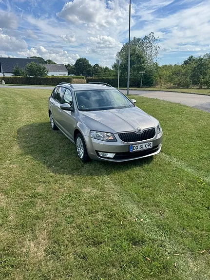 Skoda Octavia 2014 photo 2