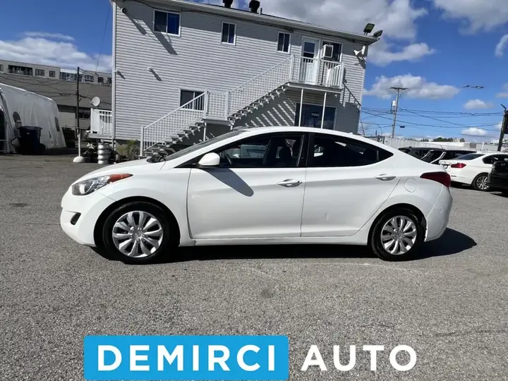 Hyundai Elantra 2013 photo 3