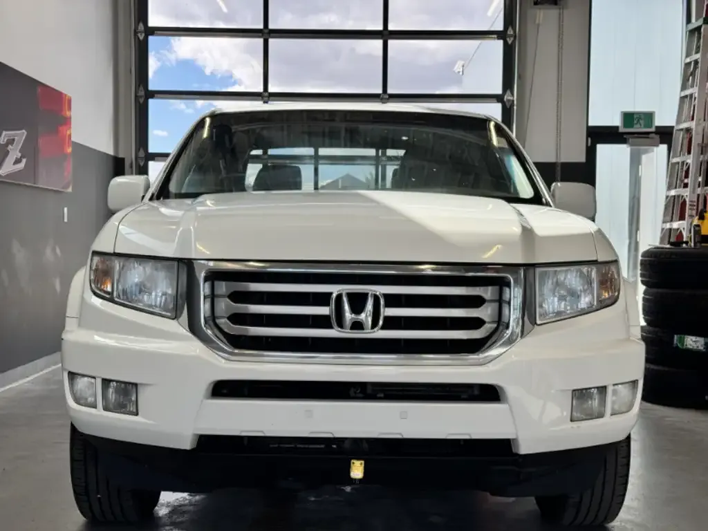 Honda Ridgeline 2013 photo 2