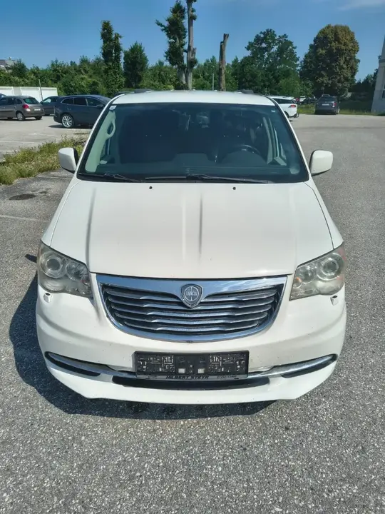 Lancia Voyager