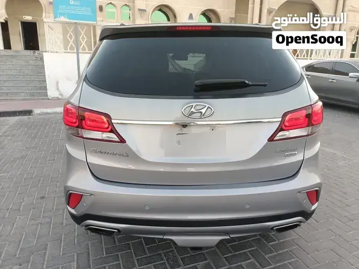 Hyundai Grand Santa Fe 2017 photo 4
