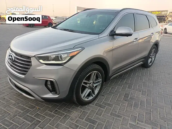 Hyundai Grand Santa Fe 2017 photo 2