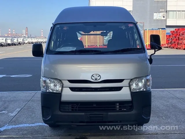 Toyota Hiace Van 2016 photo 5