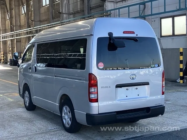 Toyota Hiace Van 2016 photo 3