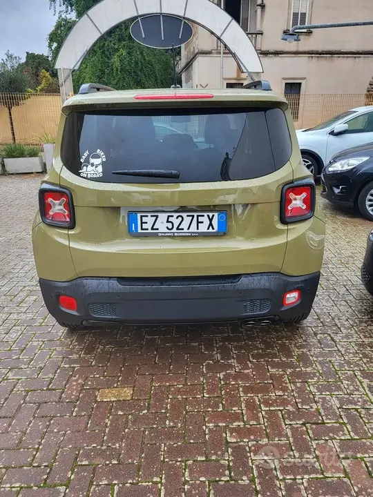 Jeep Renegade 2015 photo 2