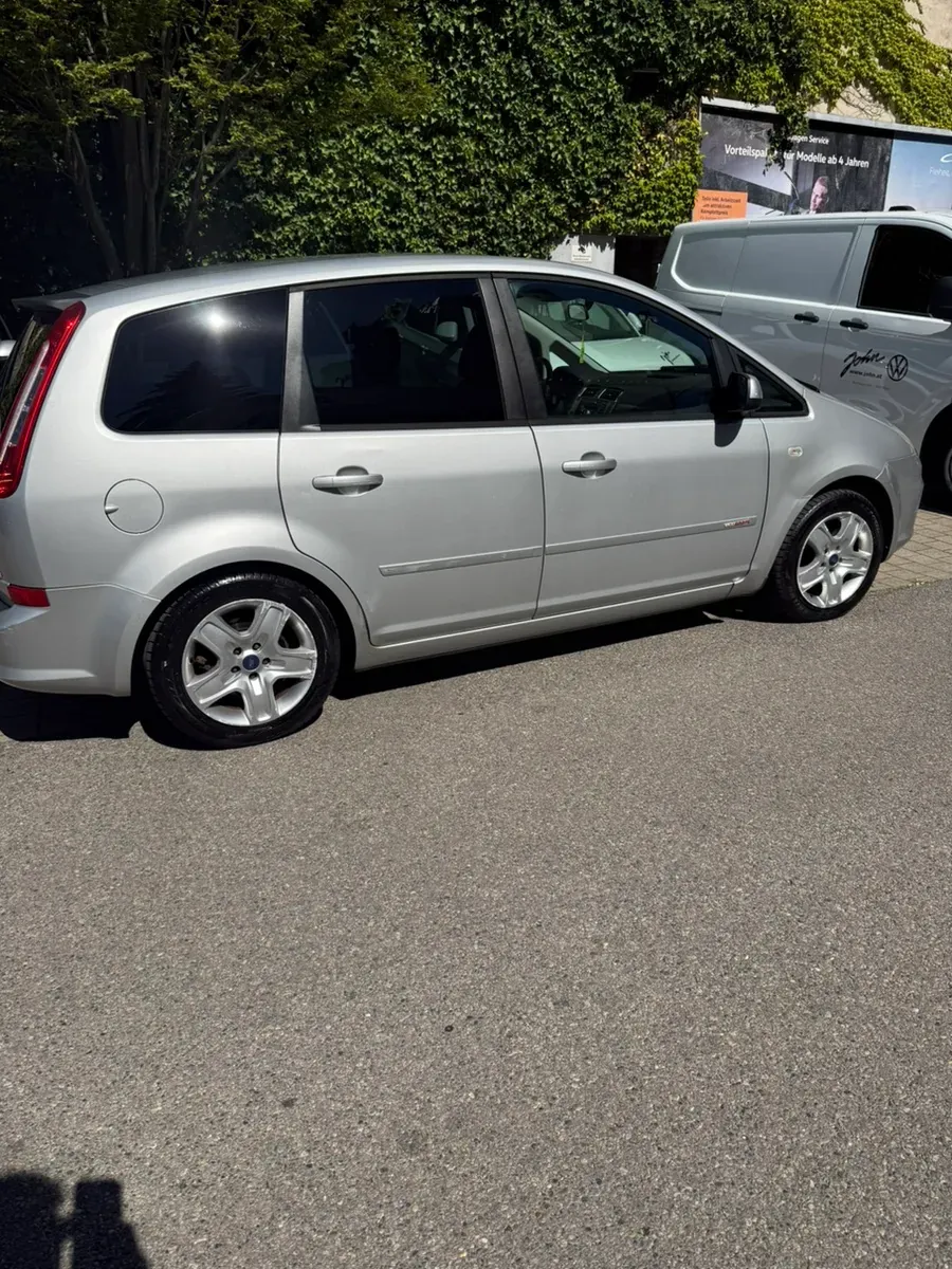 Ford C-Max 2010 photo 3