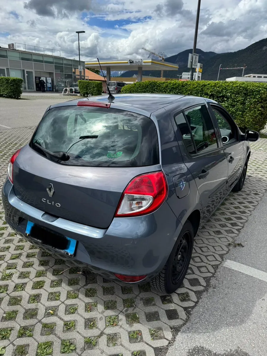 Renault Clio 2011 photo 3