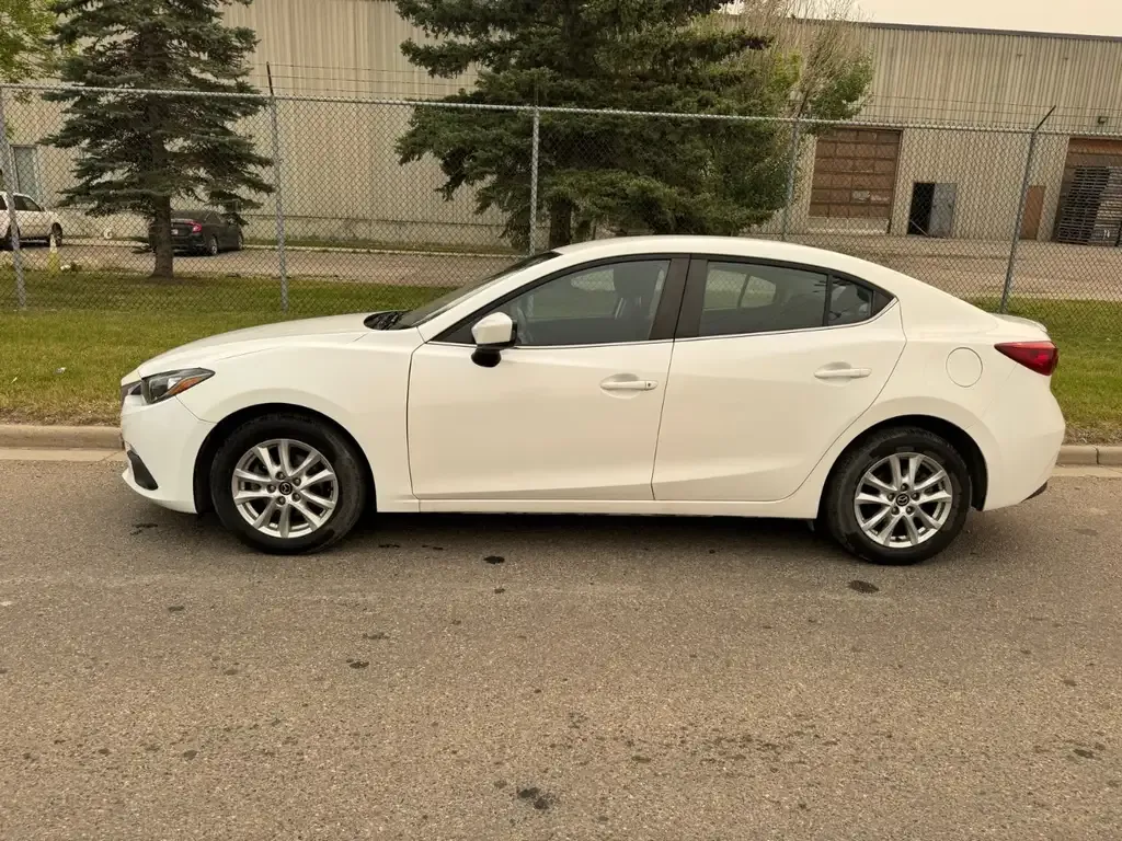 Mazda 3 2015 photo 3