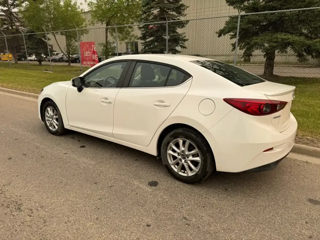 Mazda 3 2015 photo 2