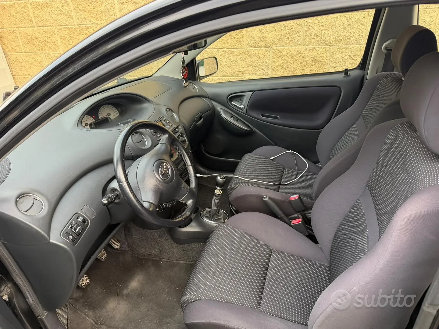 Toyota Yaris 2004 photo 4